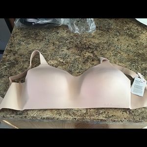 BNWT Luluemon Hold True bra